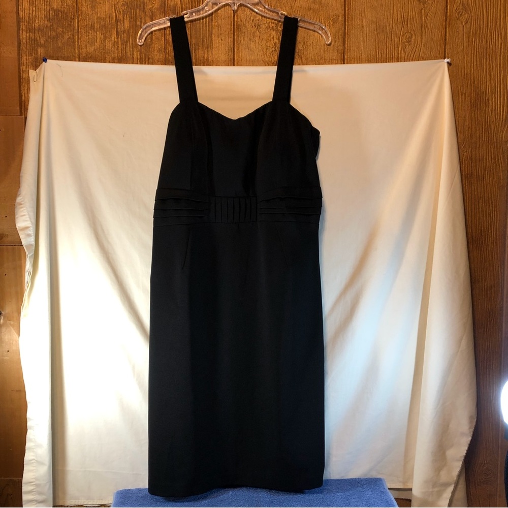 Olivia Matthews women’s black sleeveless sweetheart dress 16 W